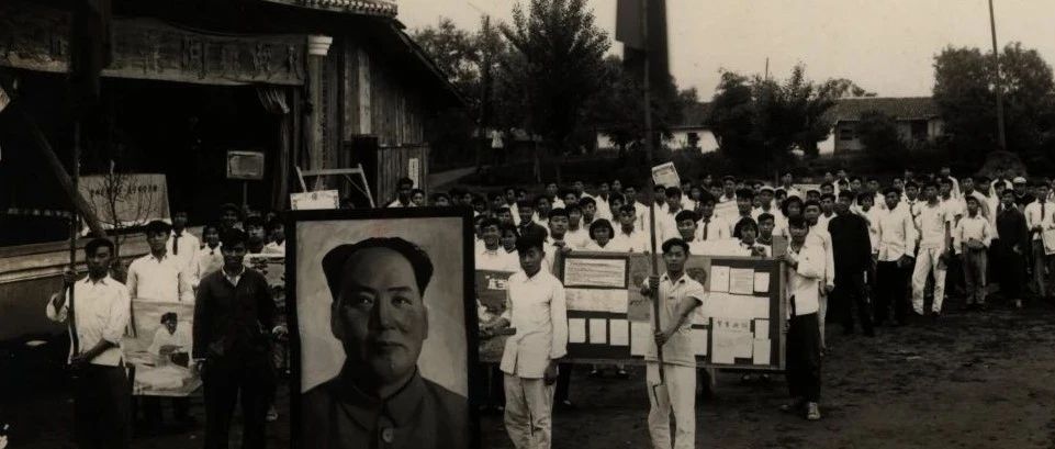 以史鉴今，薪火相传：口述和照片中的三峡大学校史……