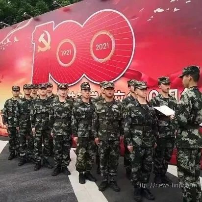 快问快答、拍视频 党史学习教育很“走心”