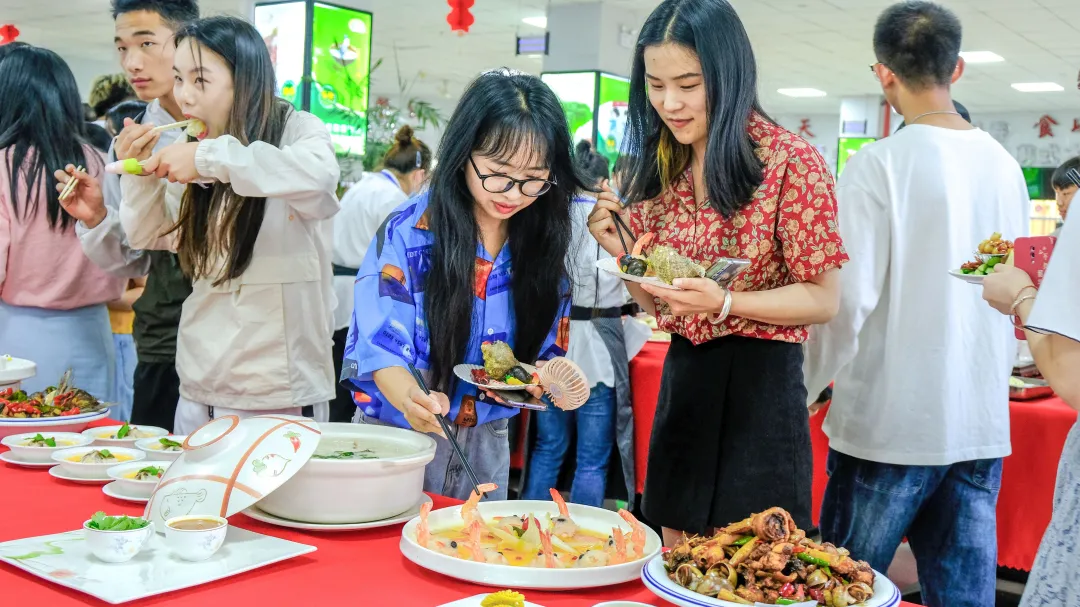 “松霖杯”第四届徐连片高校烹饪技术比赛在连师专成功举办