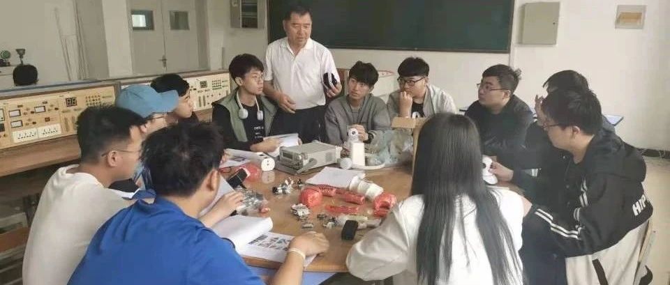 把一线实战部门产品“搬”到学院实训室