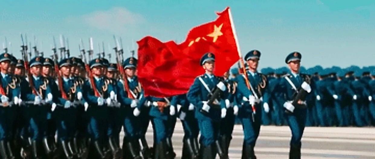 在中国，有种安全感叫：人民解放军来了！
