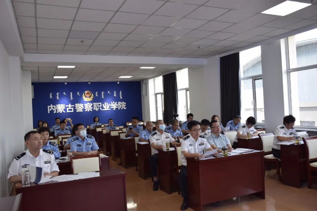 内蒙古警察职业学院组织开展2021-2022学年第一学期新任课教师试讲活动