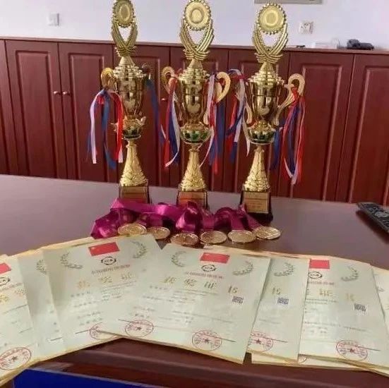 我校啦啦操队在2021年中国啦啦操俱乐部联赛（南通站）比赛中荣获三项全国冠军