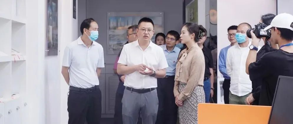 云南工商学院与嵩明融媒合作，共同打造传媒人才培养基地