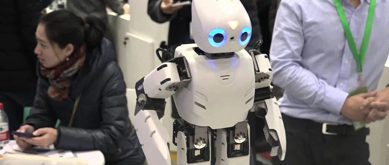 Alicebot 诞生；世界机器人大会 | 历史上的今天