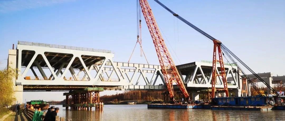 【提示】双层桥梁已现雏形，S3公路新建工程正在跨越大治河
