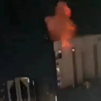 阿布扎比遭遇火箭袭击？胡塞武装对此负责？