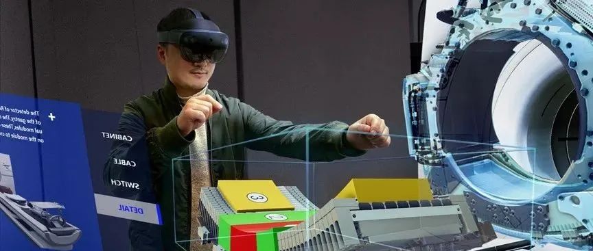 “教练，我想用 HoloLens 学医”