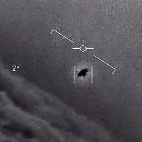 美国 50 年来首次披露 UFO 影像，终于要承认外星人的存在了？