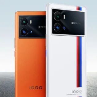 iQOO 10标准版配置曝光：6.78英寸120Hz高刷屏+120W快充