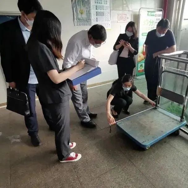 杭州93岁老人在菜场摔了一跤，起诉至法院索赔16万！责任谁担？法院判决来了