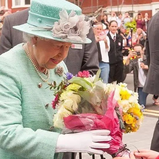在位70年，熬过15任首相，英国女王还是走了
