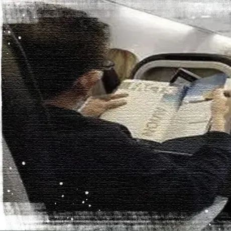坐飞机看航空杂志的人算不算异类