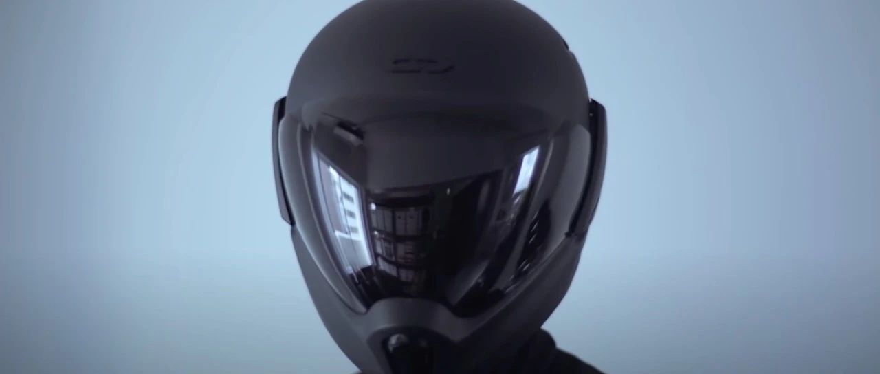 12000元一个！美国人造了个高级摩托车头盔，机车佬戴上它简直像开挂~