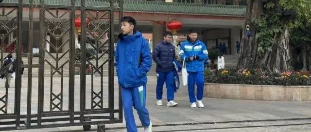 天气这么冷，还得穿校服吗？广州市教育局：不强制要求！