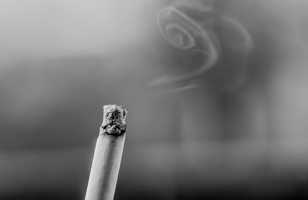 另一项研究警告：同时吸食香烟和电子烟是一个坏主意
