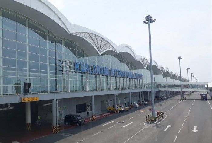 印尼一机场被曝重复使用鼻拭子：9000名乘客受害