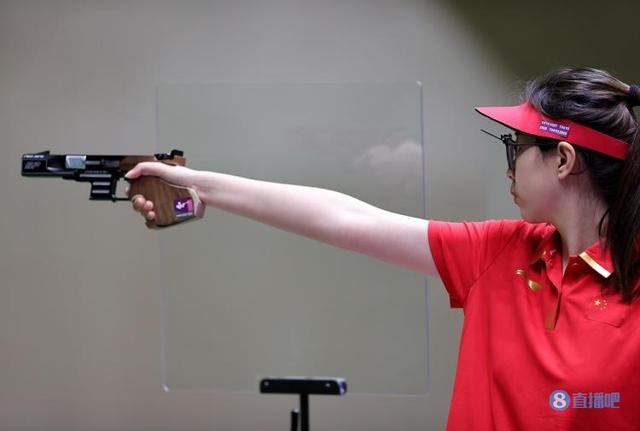 肖嘉芮萱获射击女子25米手枪铜牌