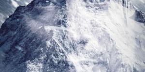 《汉尼拔》男主新片《北极》预告，“一个人”的冰原求生