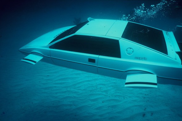 特斯拉Model S暗藏“007模式” 变身潜水车