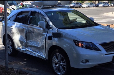 谷歌无人汽车发生严重车祸：被货车撞至车身凹陷 无人伤亡