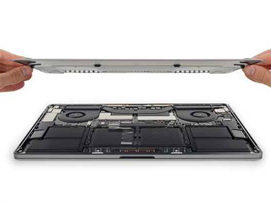 缺工具传闻不实：苹果澄清可在店内修复新款 MacBook Pro