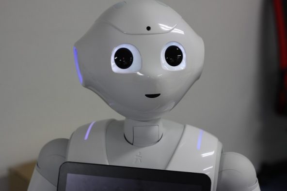 研究人员：家用机器人极易遭到攻击并成为攻击者的监视器